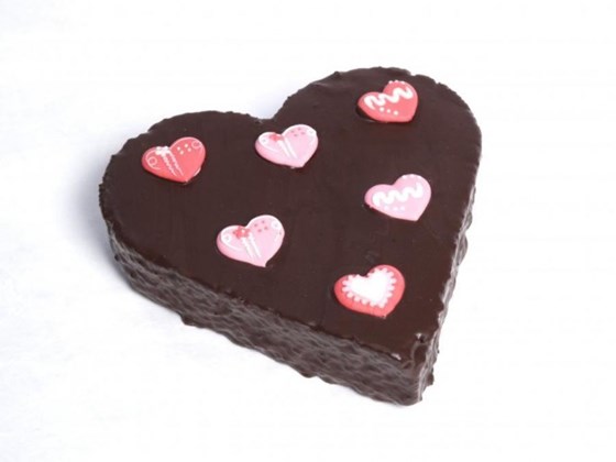 valentine cake send to Germany : Cake That Make Your Valentines Day most Memorable 